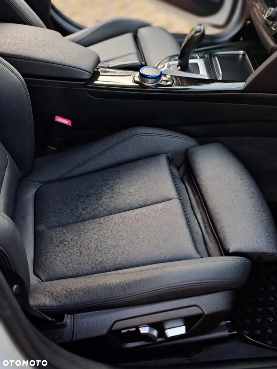 BMW Seria 3 330e iPerformance - 11