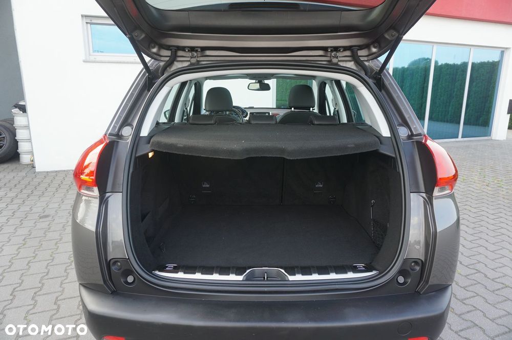 Peugeot 2008 1.6 BlueHDi Allure S&S - 25