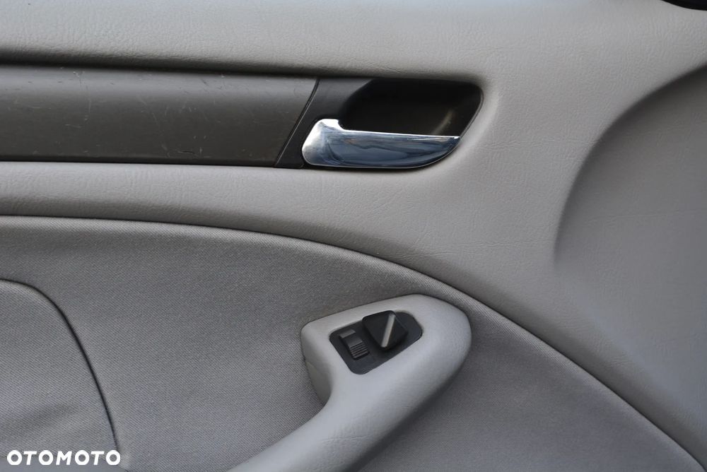 BMW Seria 3 316i Edition Exclusive - 32