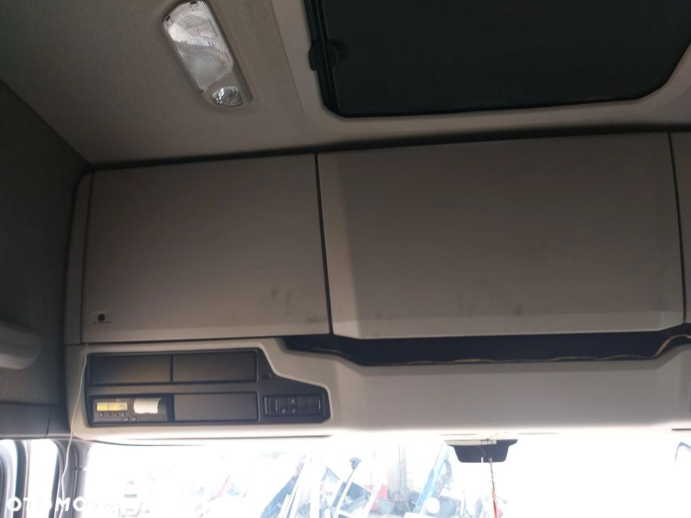 GÓRNA PÓŁKA KONSOLA SCANIA S NTG - 1