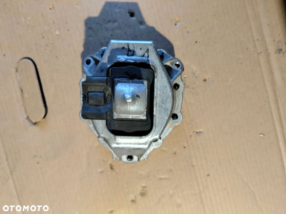 Poduszka silnika prawa BMW G20/G21  330i,320i - 2