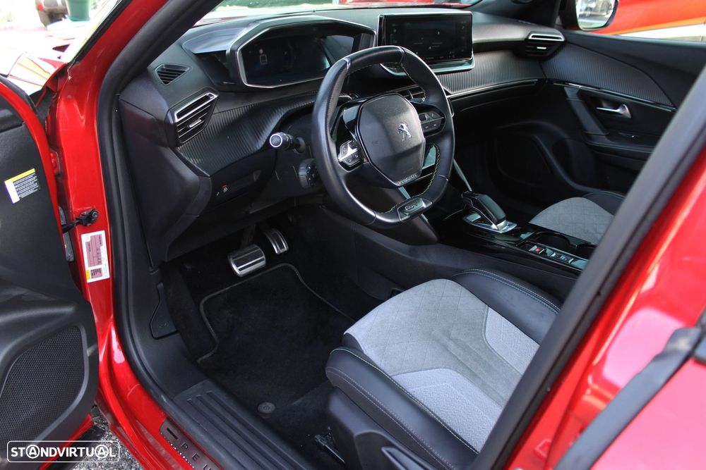 Peugeot e-2008 50 kWh GT - 6
