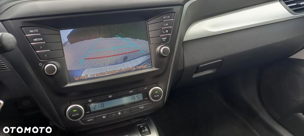 Toyota Avensis 1.8 Executive - 11