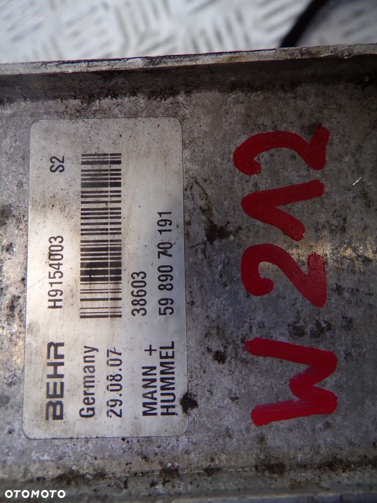 OBUDOWA CHŁODNICA OLEJU MERCEDES W212 5989070191 - 5