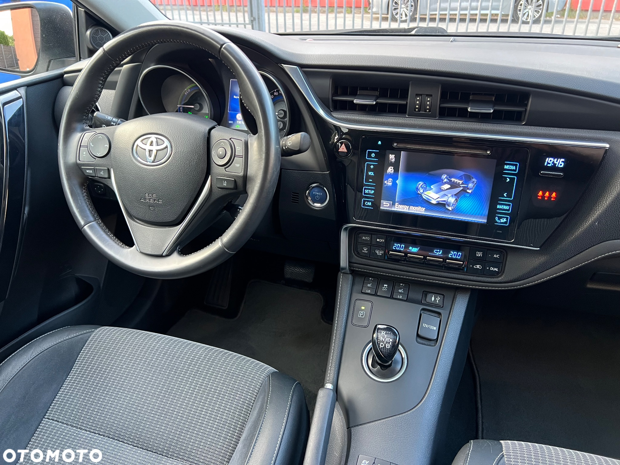 Toyota Auris 1.8 HSD Luna - 23