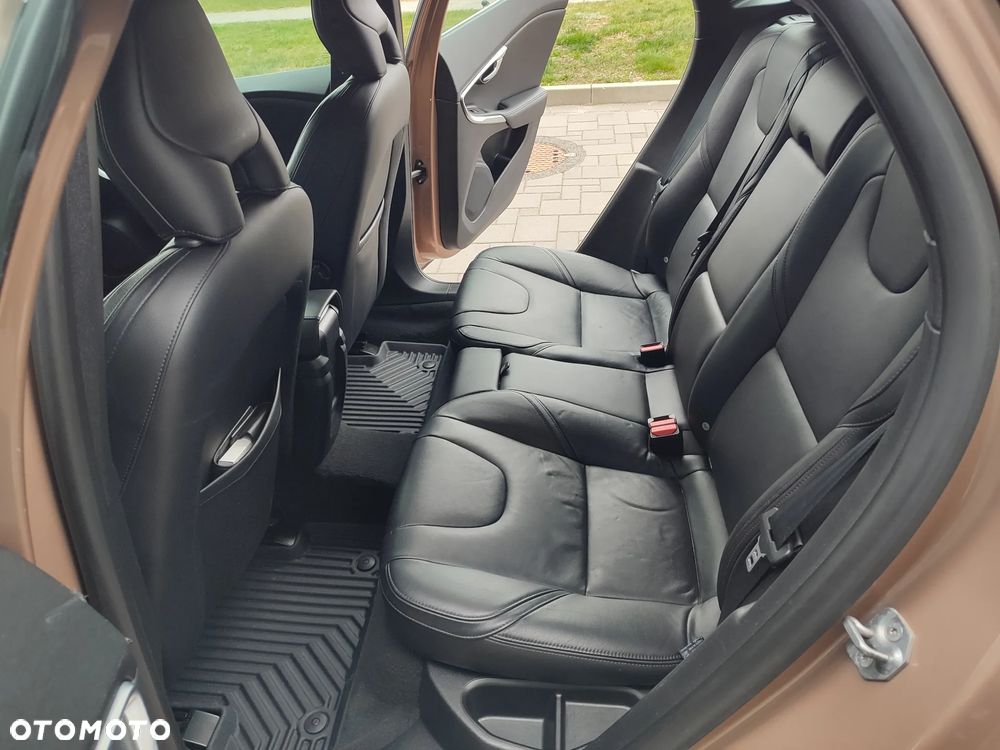 Volvo V40 T2 Summum - 26