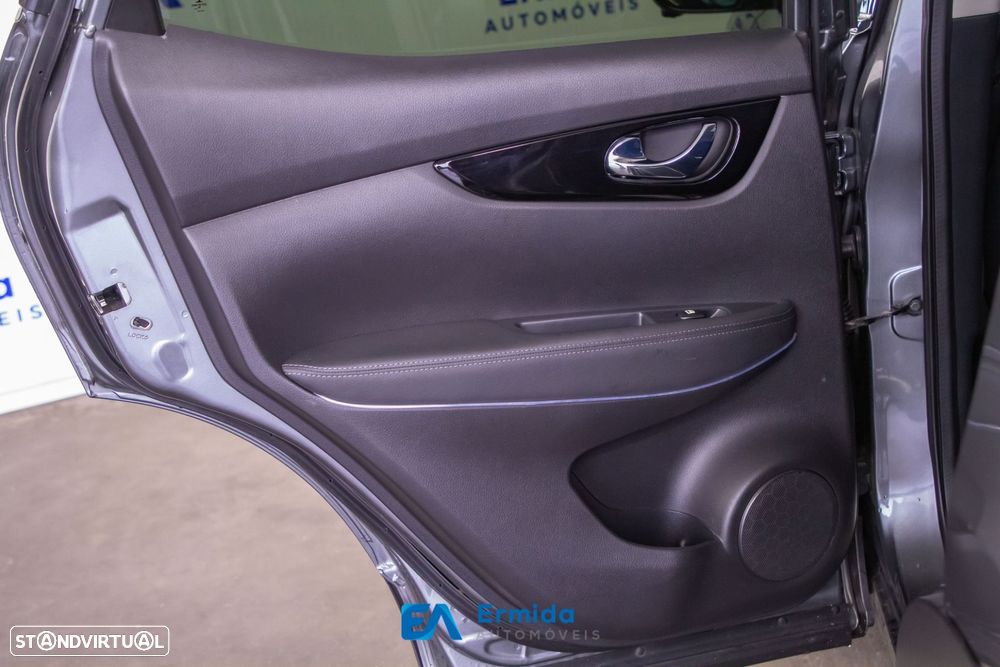 Nissan Qashqai 1.5 dCi N-Connecta - 32