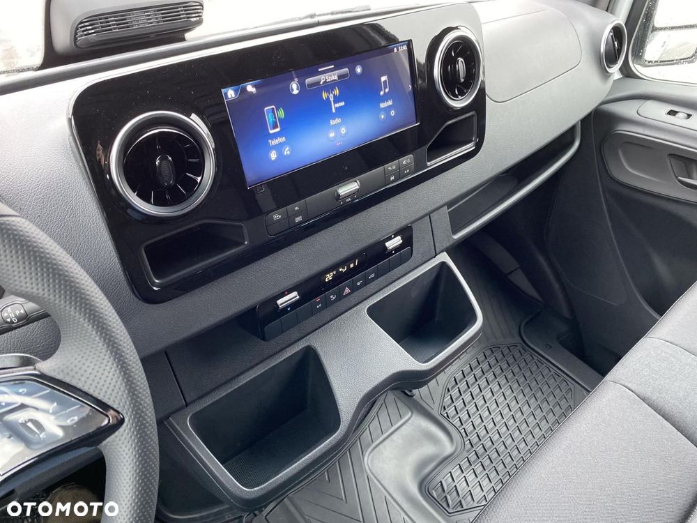 Mercedes-Benz Sprinter - 15