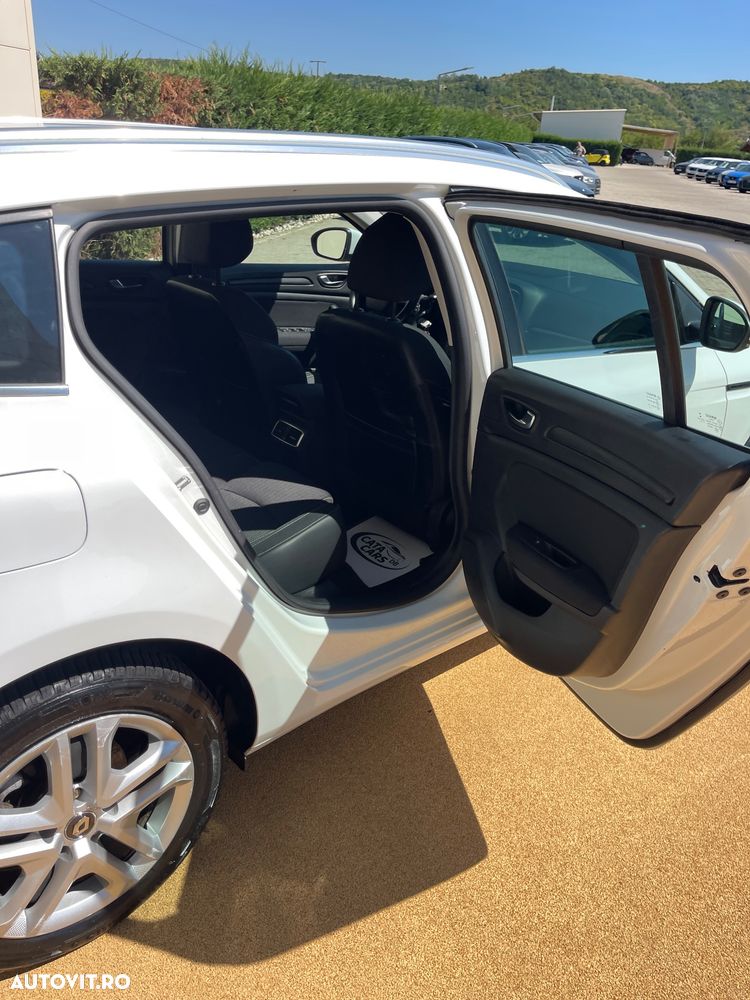Renault Megane ENERGY TCe 130 INTENS - 23