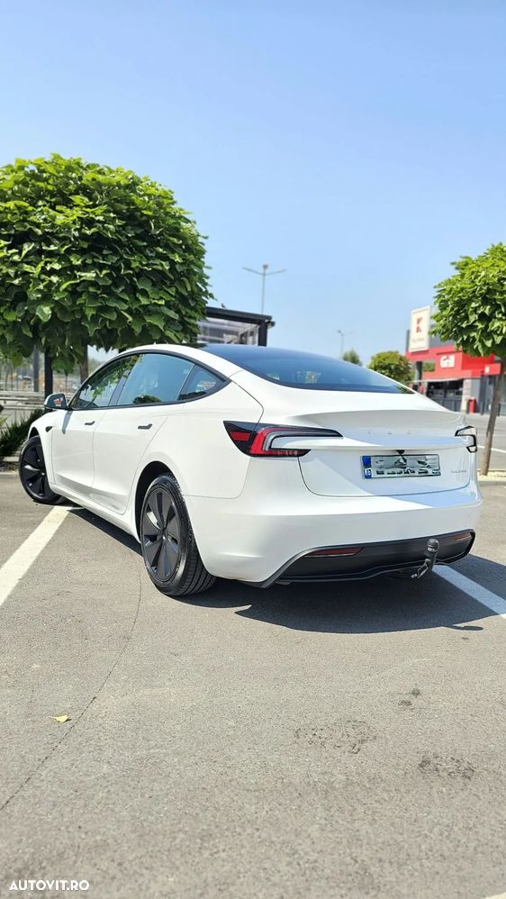 Tesla Model 3 - 5