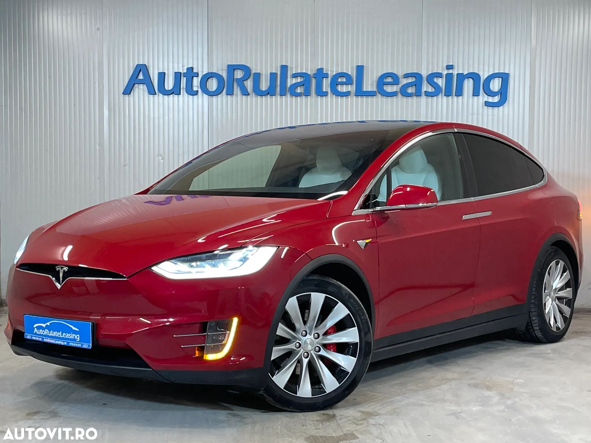 Tesla Model X Performance - 1