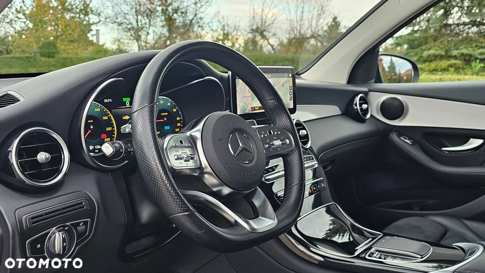 Mercedes-Benz GLC 300 e 4-Matic - 21