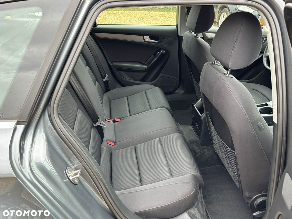 Audi A4 Avant 2.0 TDI DPF clean diesel multitronic S line Sportpaket - 30