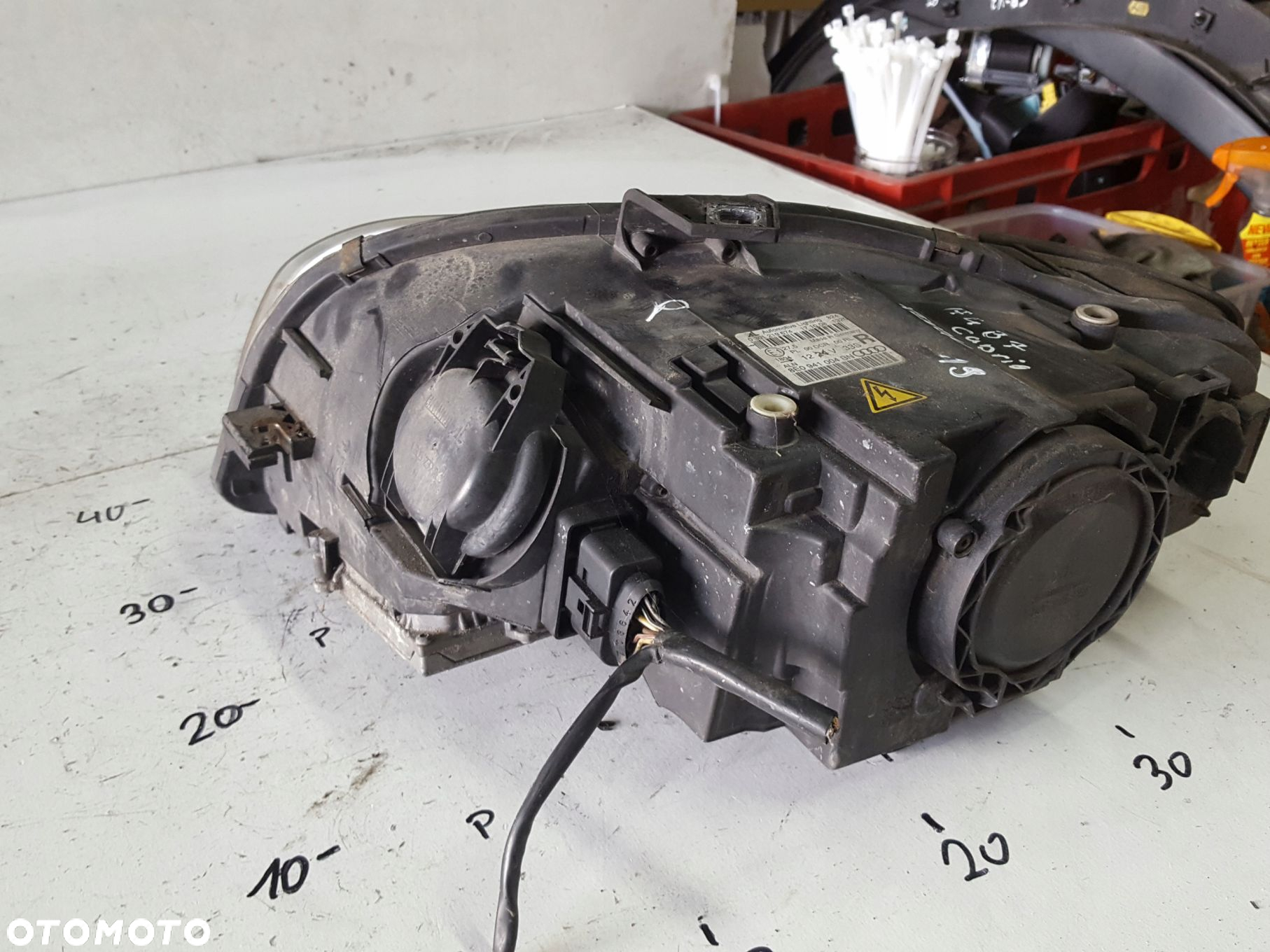 AUDI A4 B7 04-07r LAMPA BI-XENON PRAWA PRZÓD ANGLIK - 5