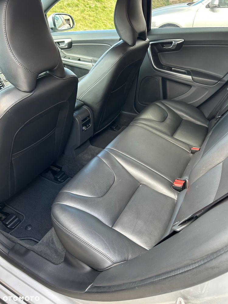 Volvo V60 D4 Drive-E Summum - 11