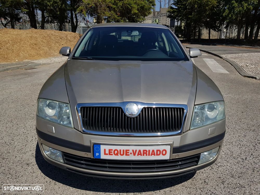 Skoda Octavia 1.6 Elegance - 2