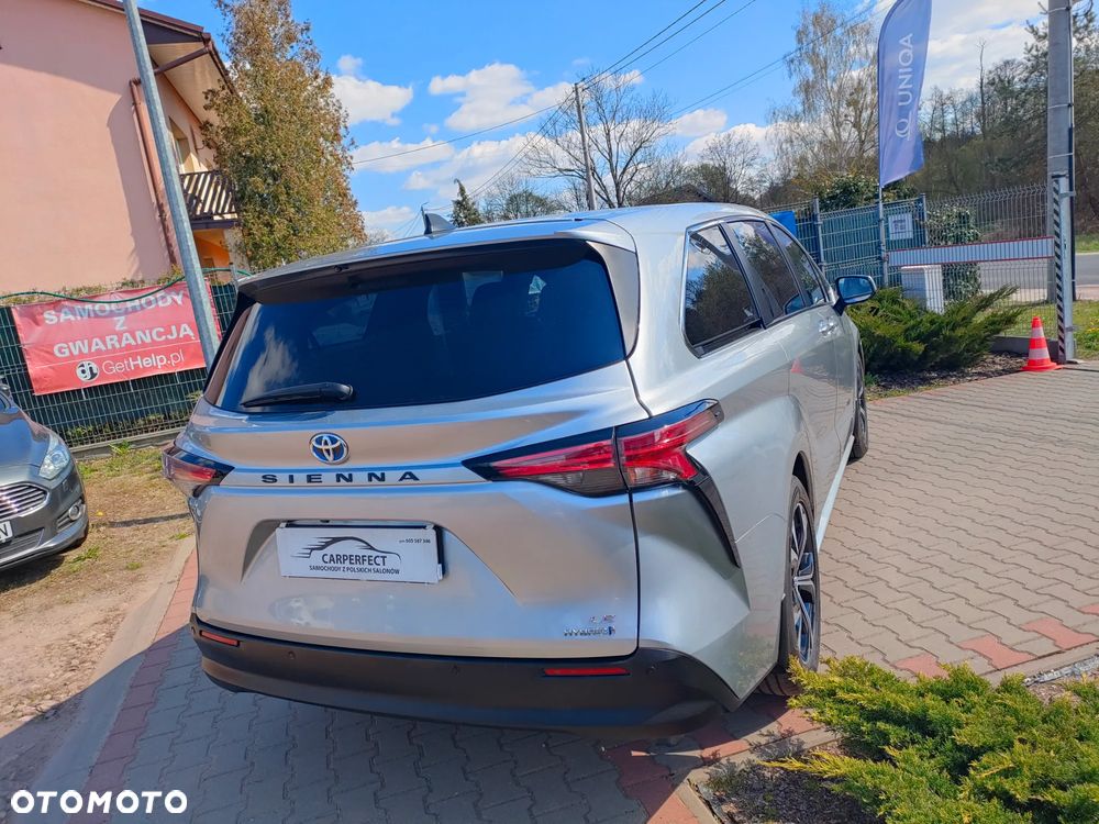 Toyota Sienna - 9