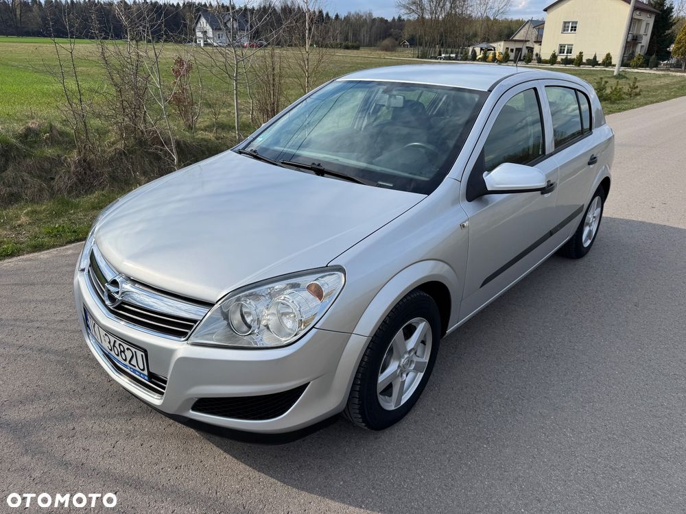 Opel Astra 1.6 Design Edition - 1