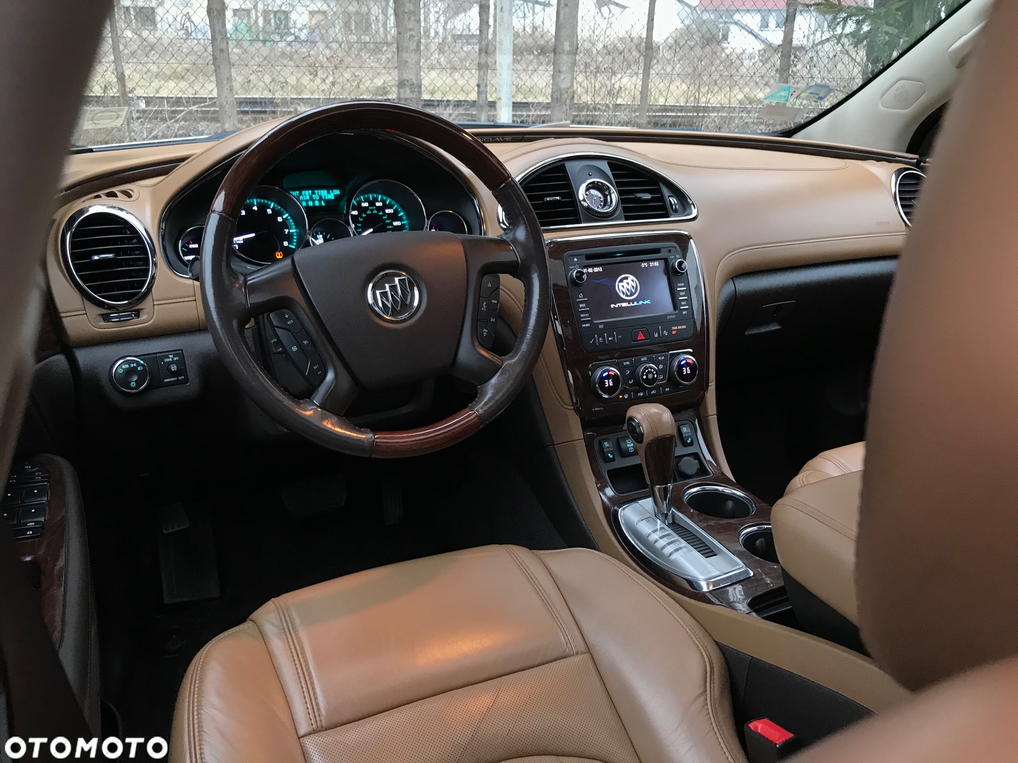 Buick Enclave - 10