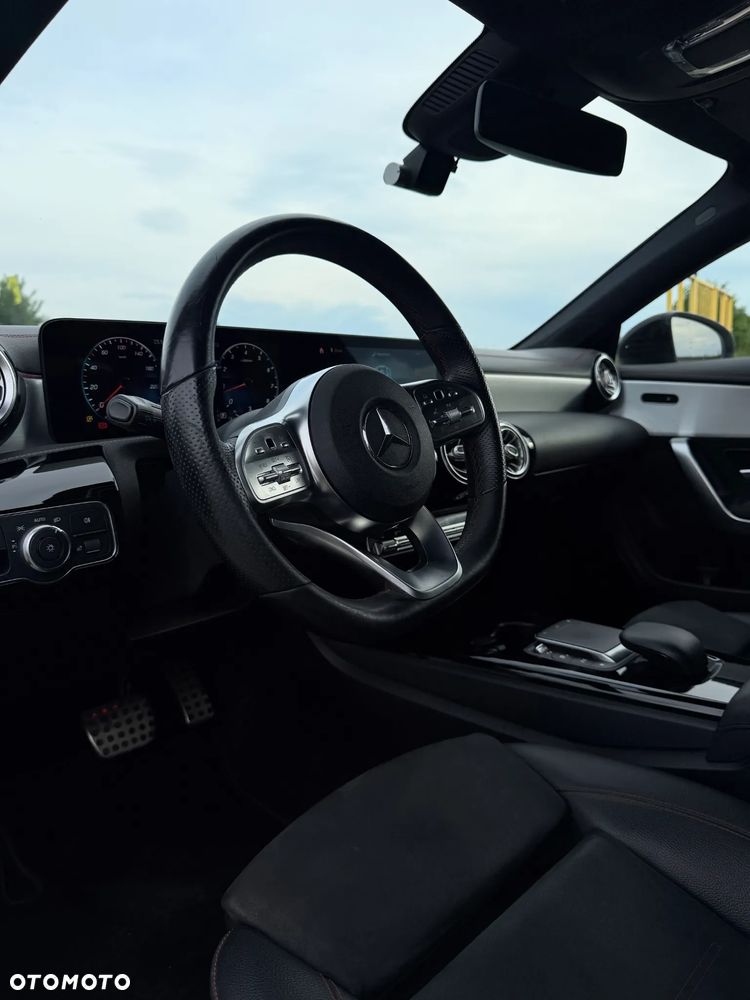 Mercedes-Benz CLA 220 4-Matic AMG Line 7G-DCT - 13