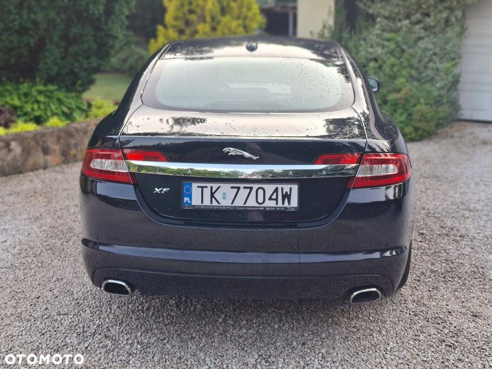 Jaguar XF 3.0 V6 D Premium Luxury - 4