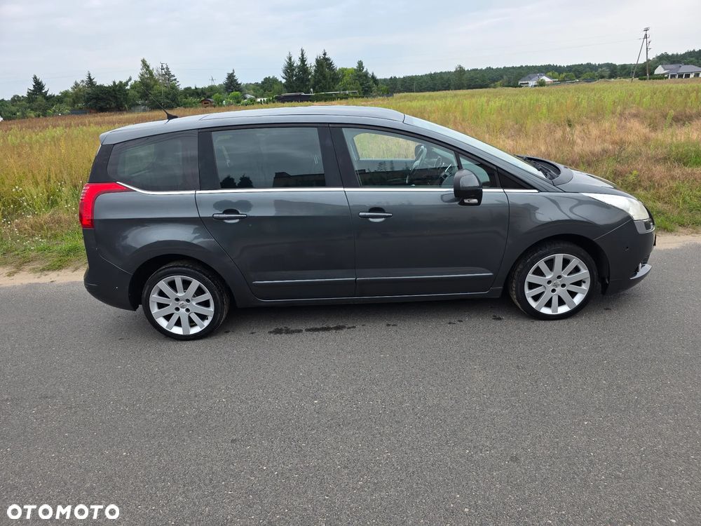 Peugeot 5008 2010 photo 2