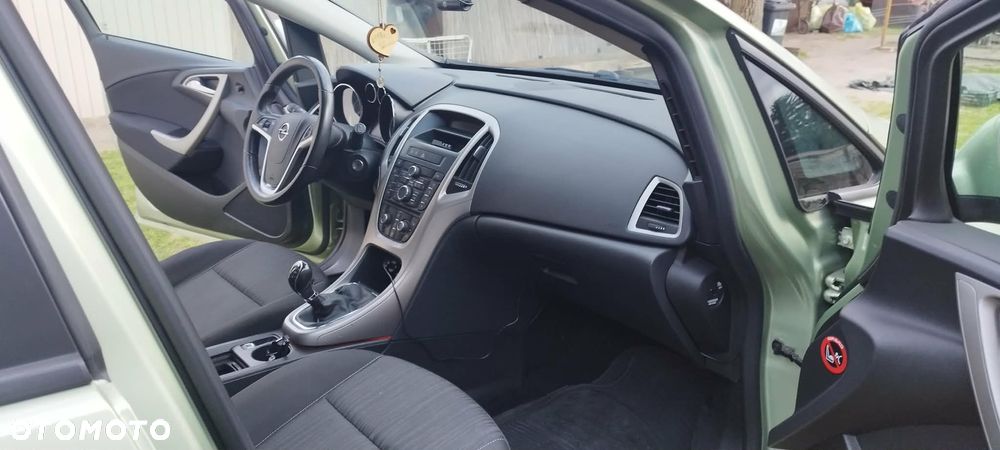 Opel Astra 1.6 Cosmo - 9