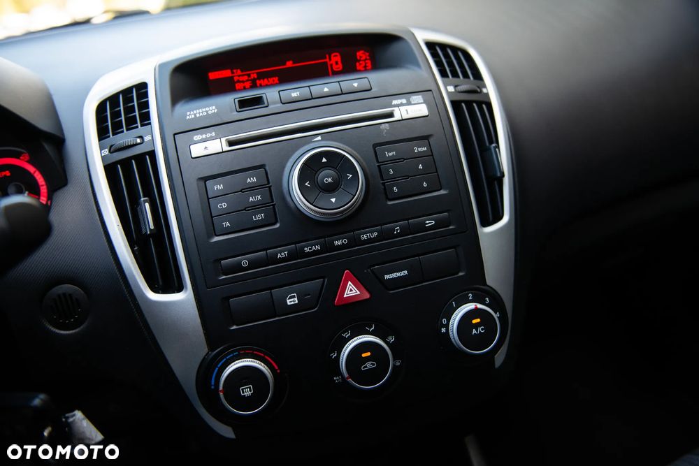 Kia Ceed 1.4 M - 31