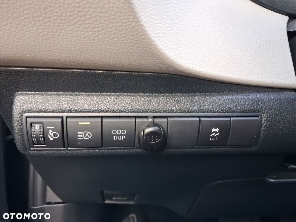Toyota Corolla 1.8 Hybrid Comfort - 22