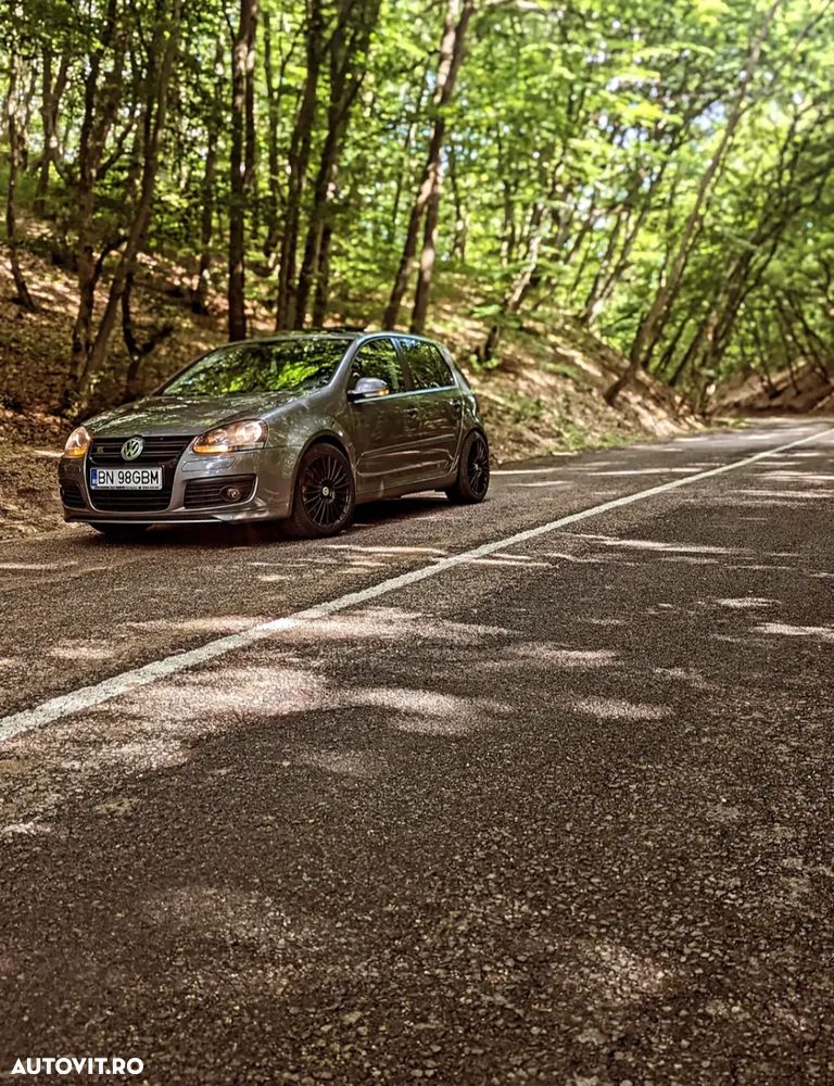 Volkswagen Golf 1.6 Highline - 1