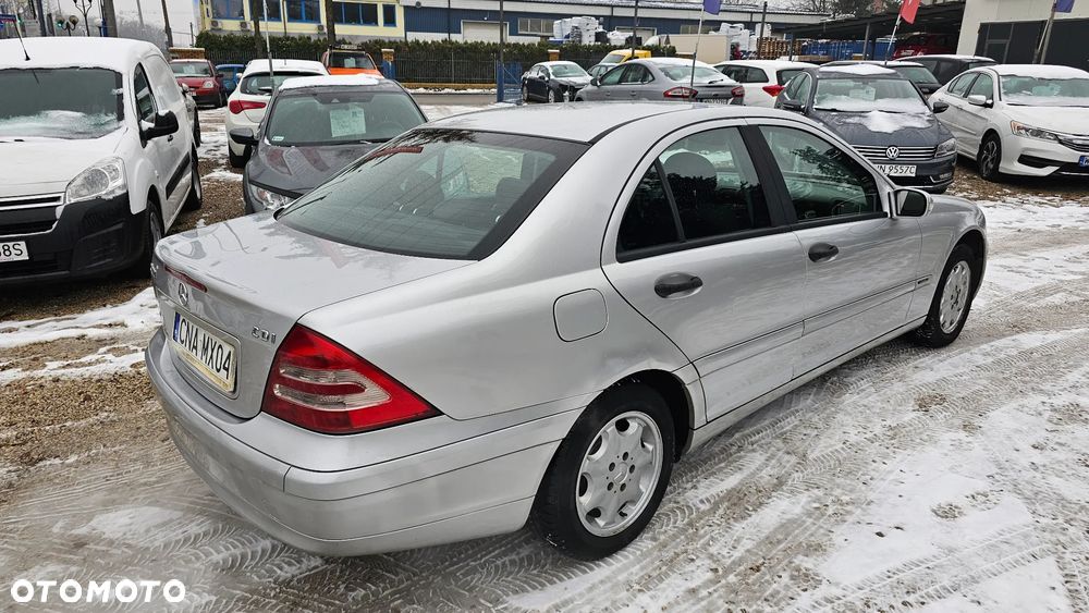 Mercedes-Benz Klasa C 200 CDI Classic - 24