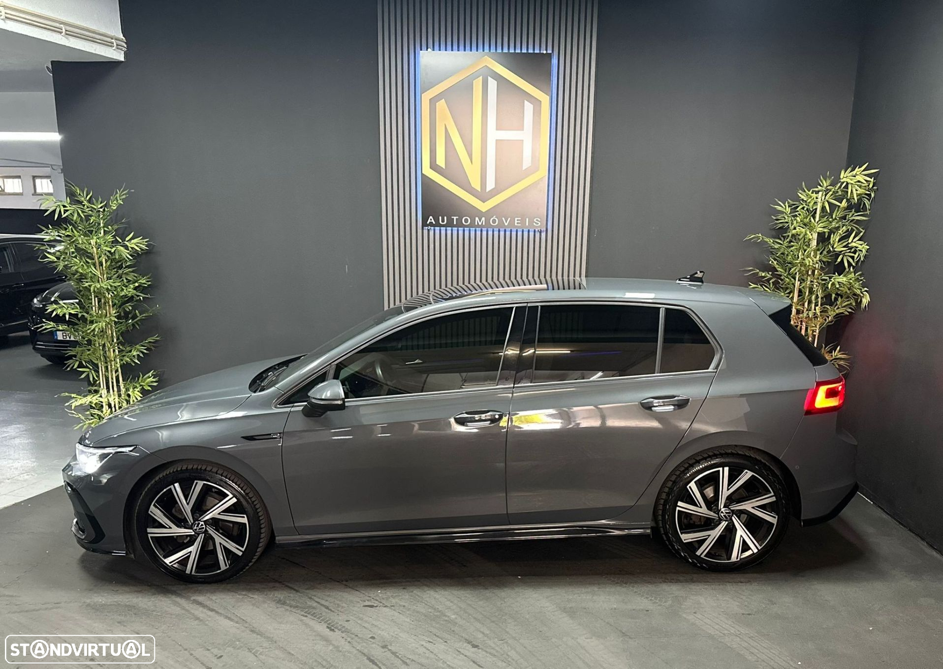 VW Golf 2.0 TDI R-Line DSG - 3