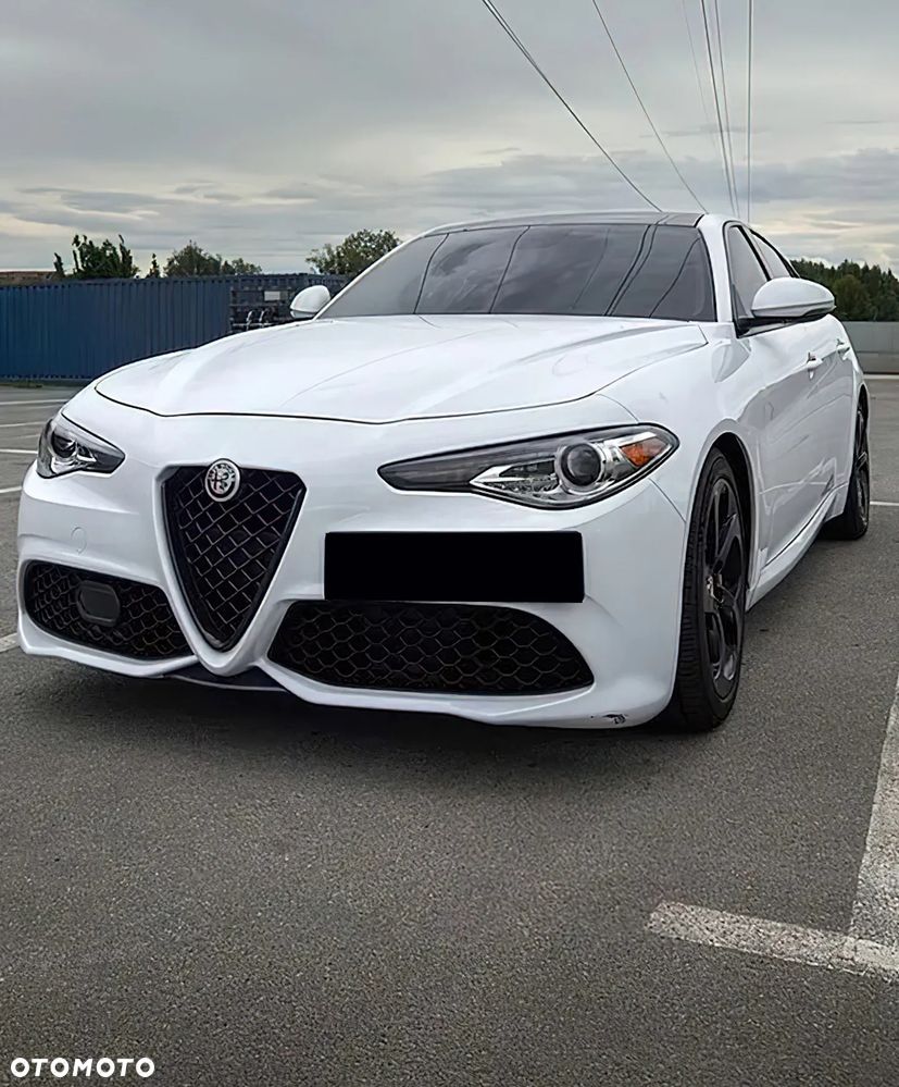 Alfa Romeo Giulia - 1