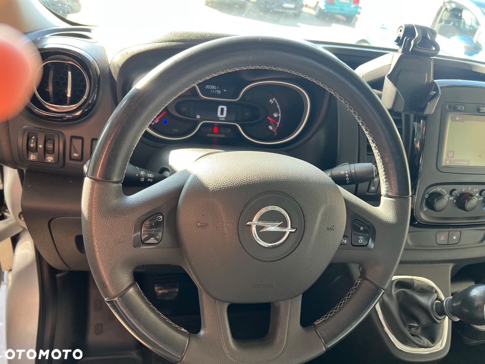 Opel Vivaro - 28