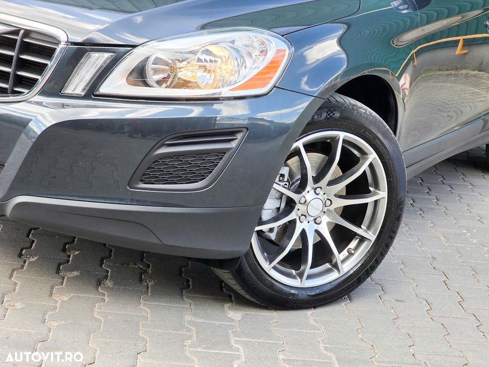 Volvo XC 60 D3 AWD Momentum - 27