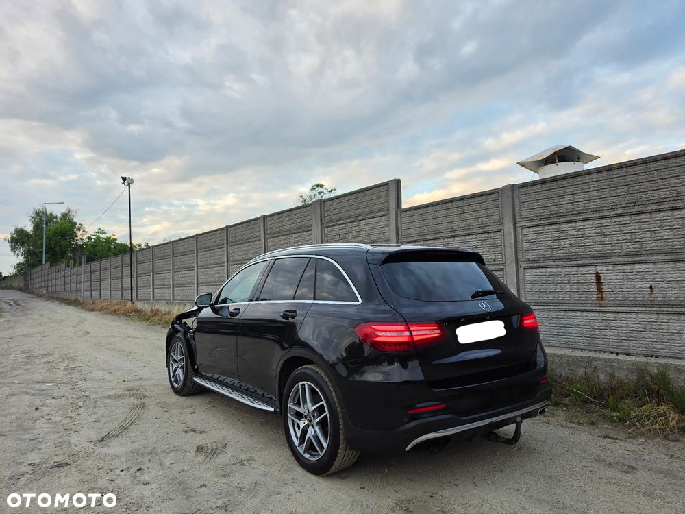 Mercedes-Benz GLC 250 d 4Matic 9G-TRONIC AMG Line - 12