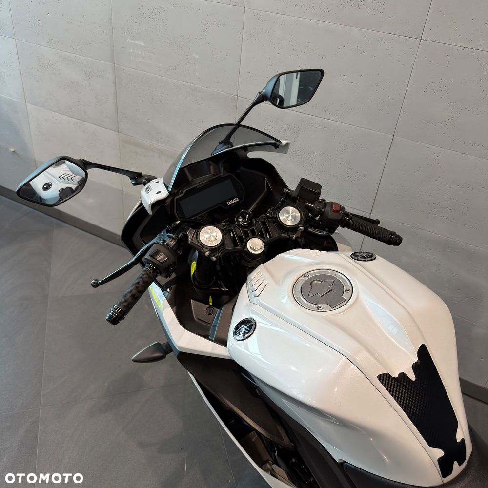Yamaha YZF - 12