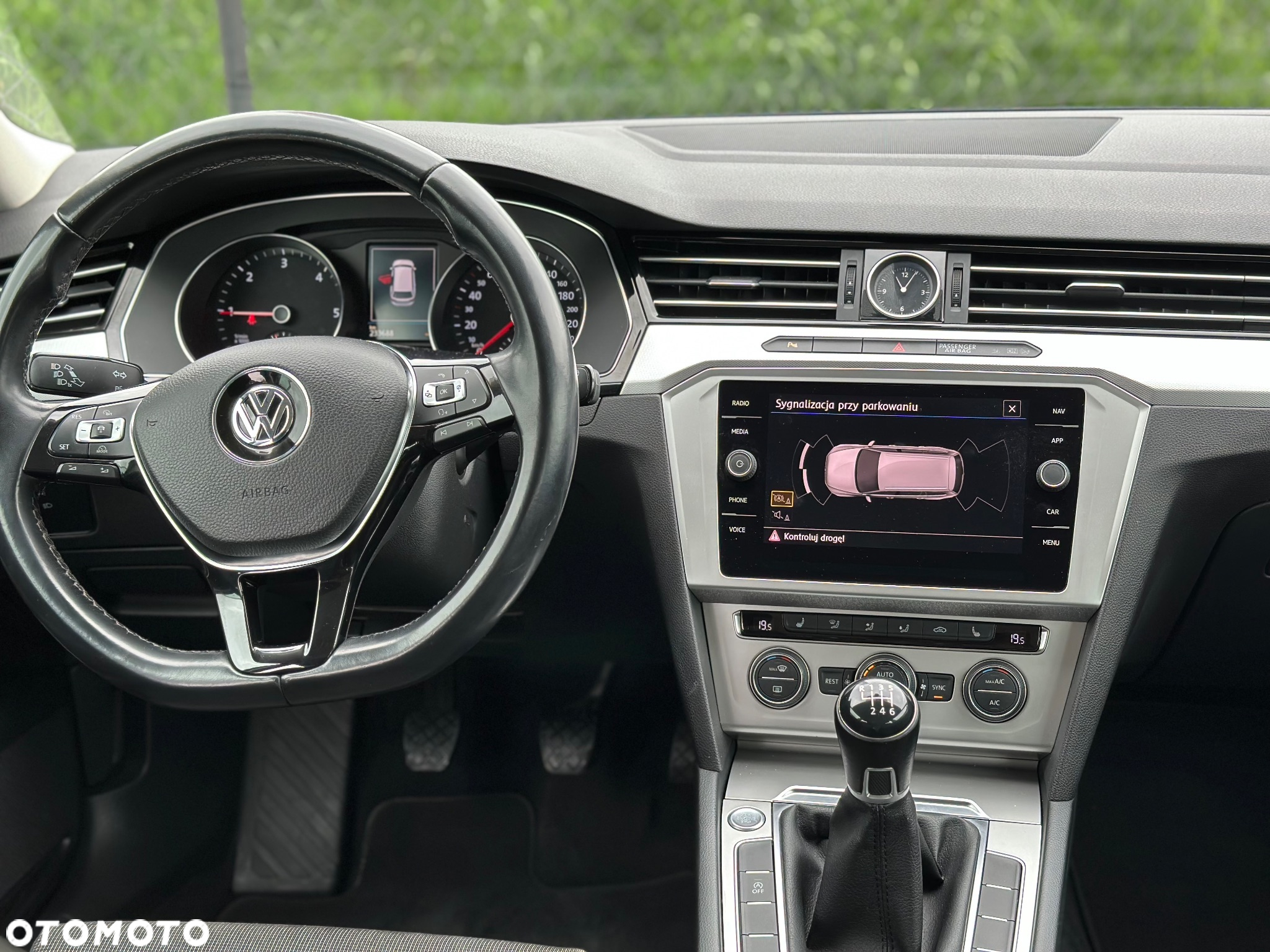 Volkswagen Passat Variant 2.0 TDI (BlueMotion Technology) Highline - 15
