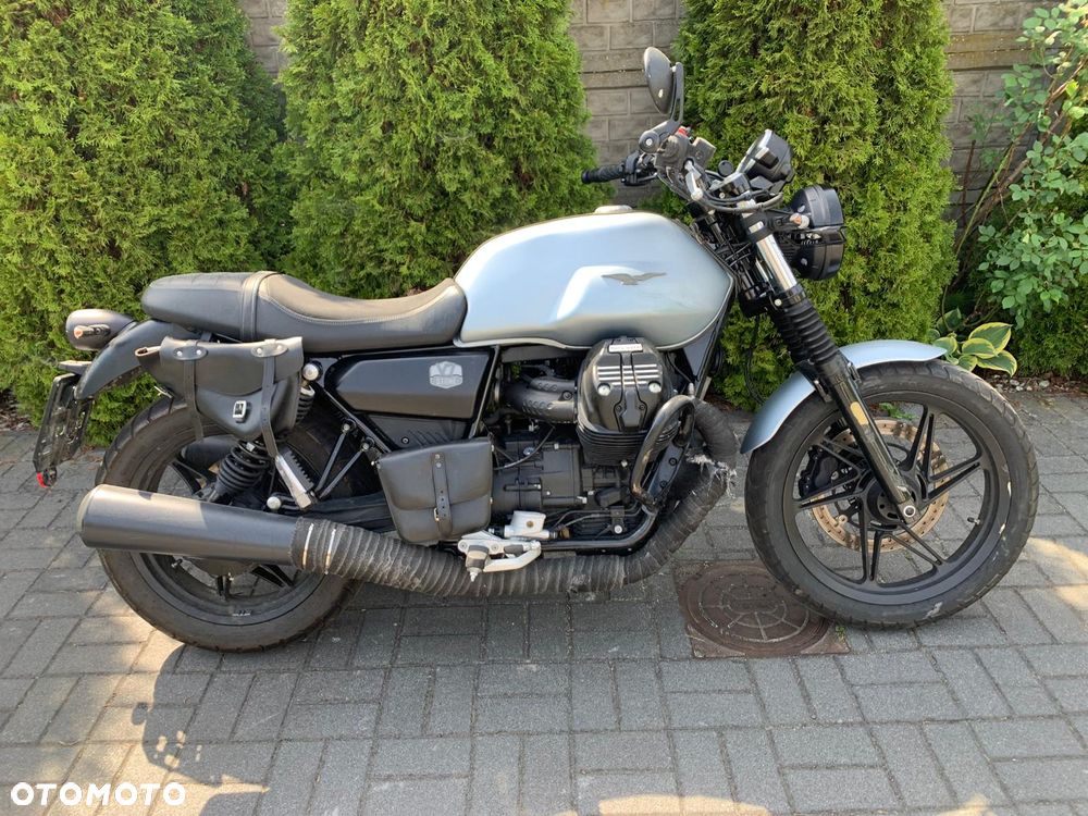 Moto Guzzi V7 - 1