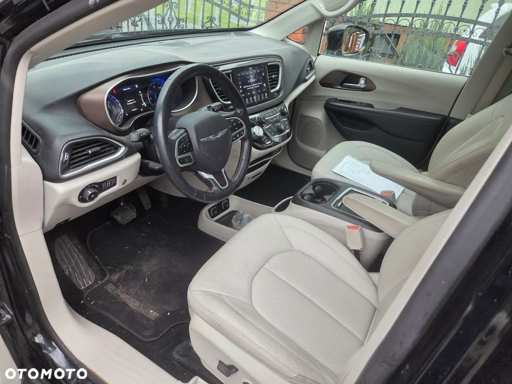 Chrysler Pacifica - 18