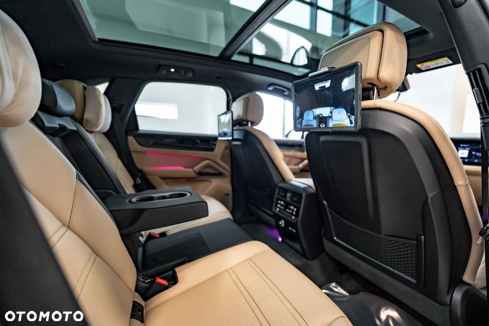 Porsche Cayenne Black Edition - 38