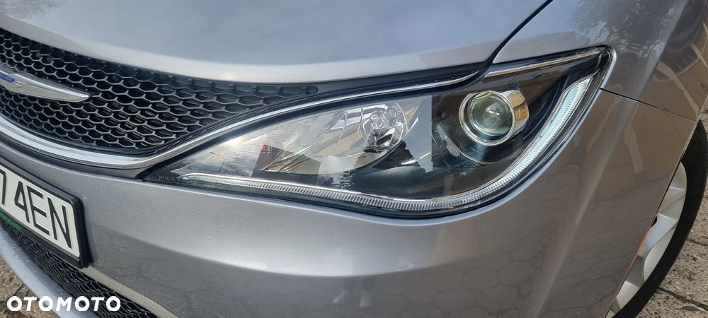 Chrysler Pacifica - 10