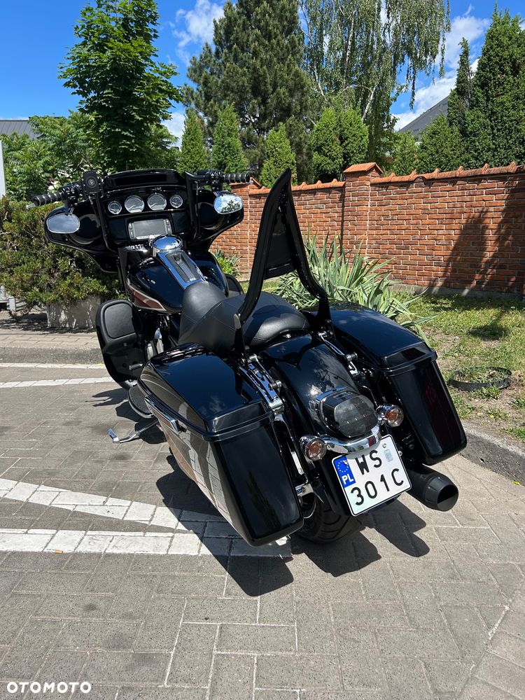 Harley-Davidson Touring Street Glide - 10