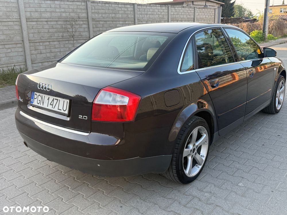 Audi A4 Limousine 2.0 FSI - 4