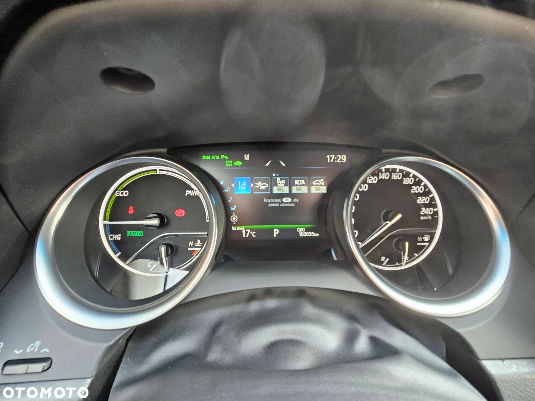 Toyota Camry 2.5 Hybrid Executive CVT - 24