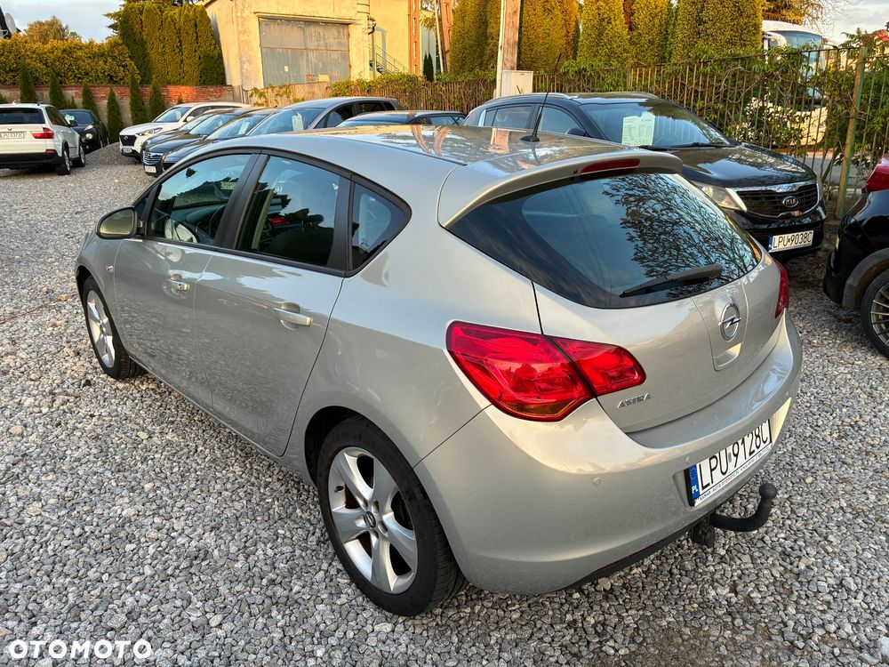 Opel Astra 1.6 Design Edition - 5