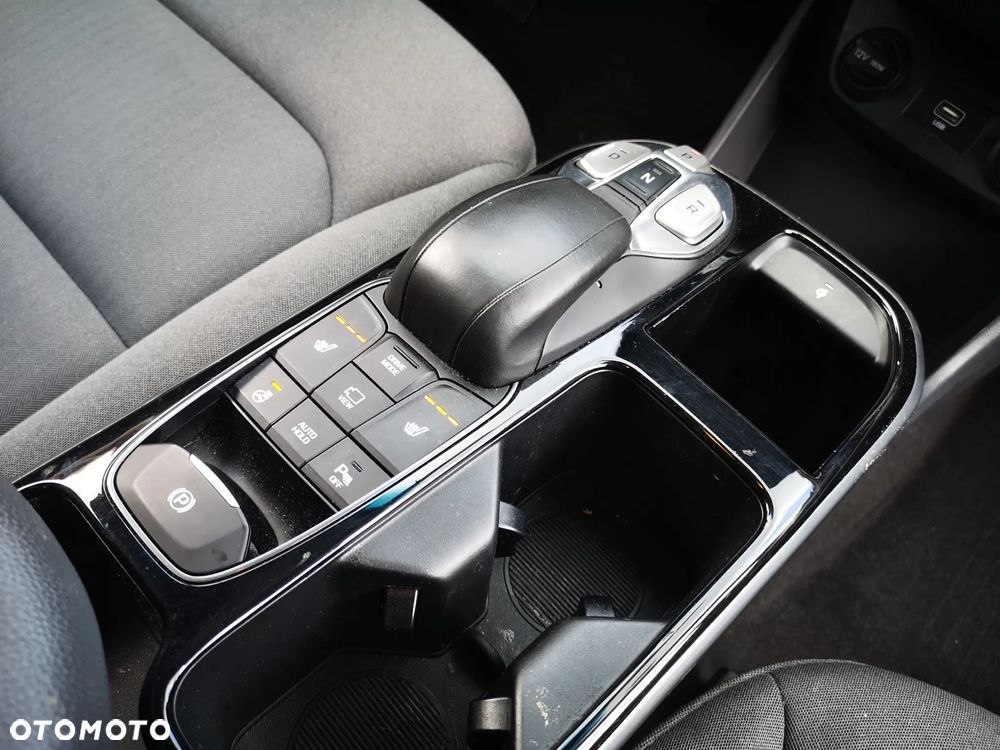 Hyundai IONIQ - 11