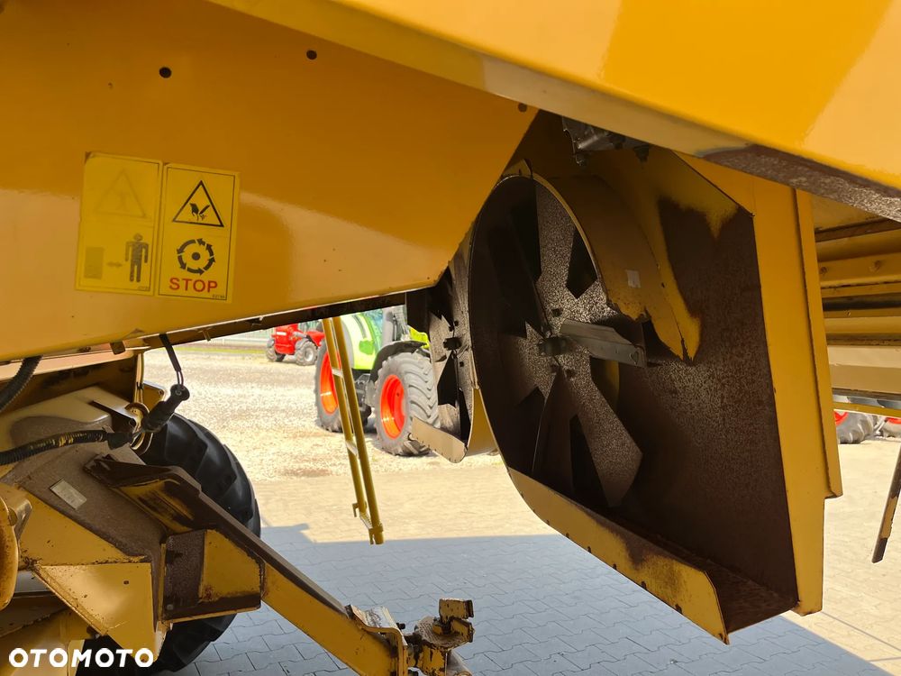 New Holland TX 66 - 15