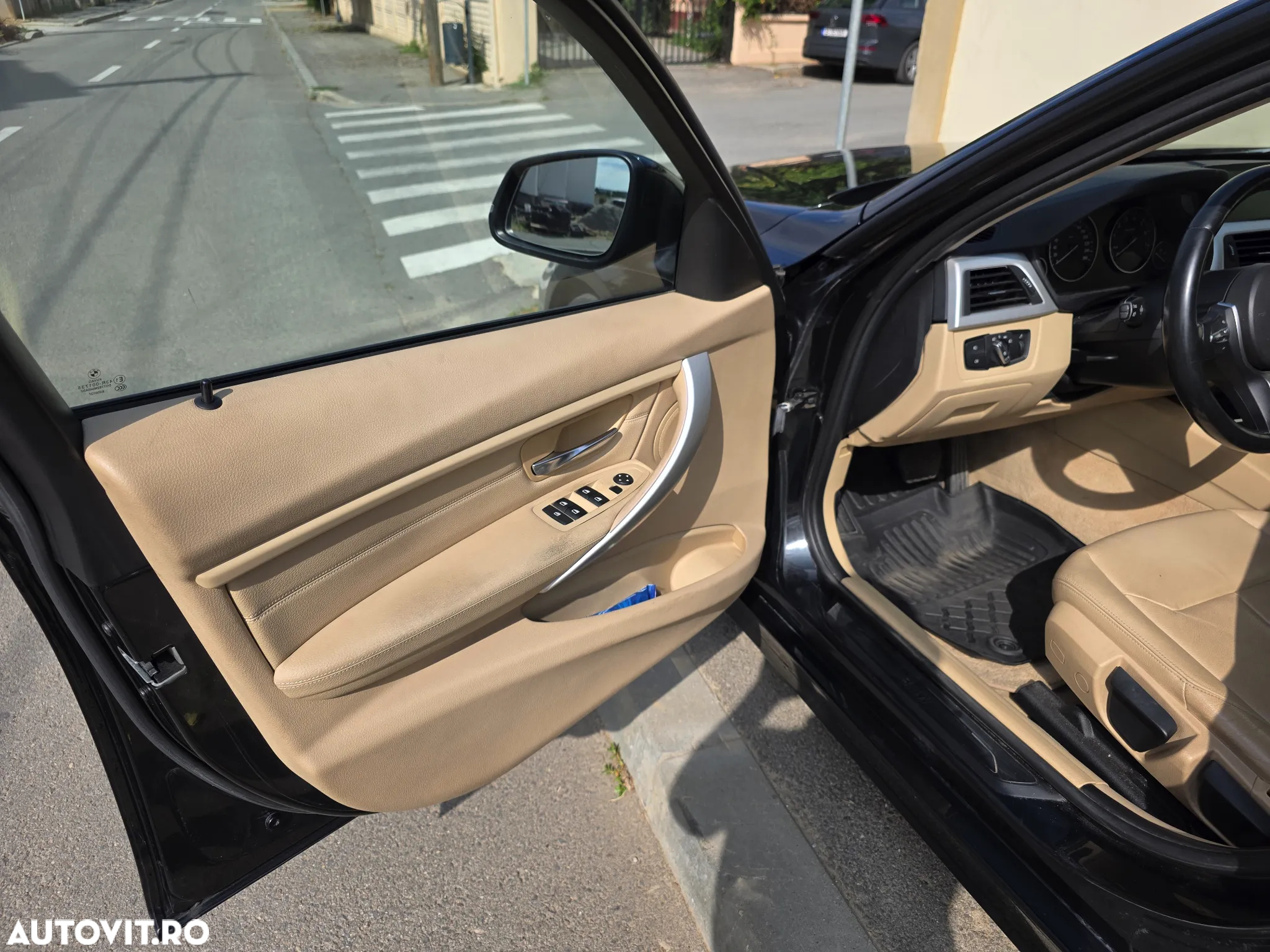 BMW Seria 3 328i xDrive Aut. - 12