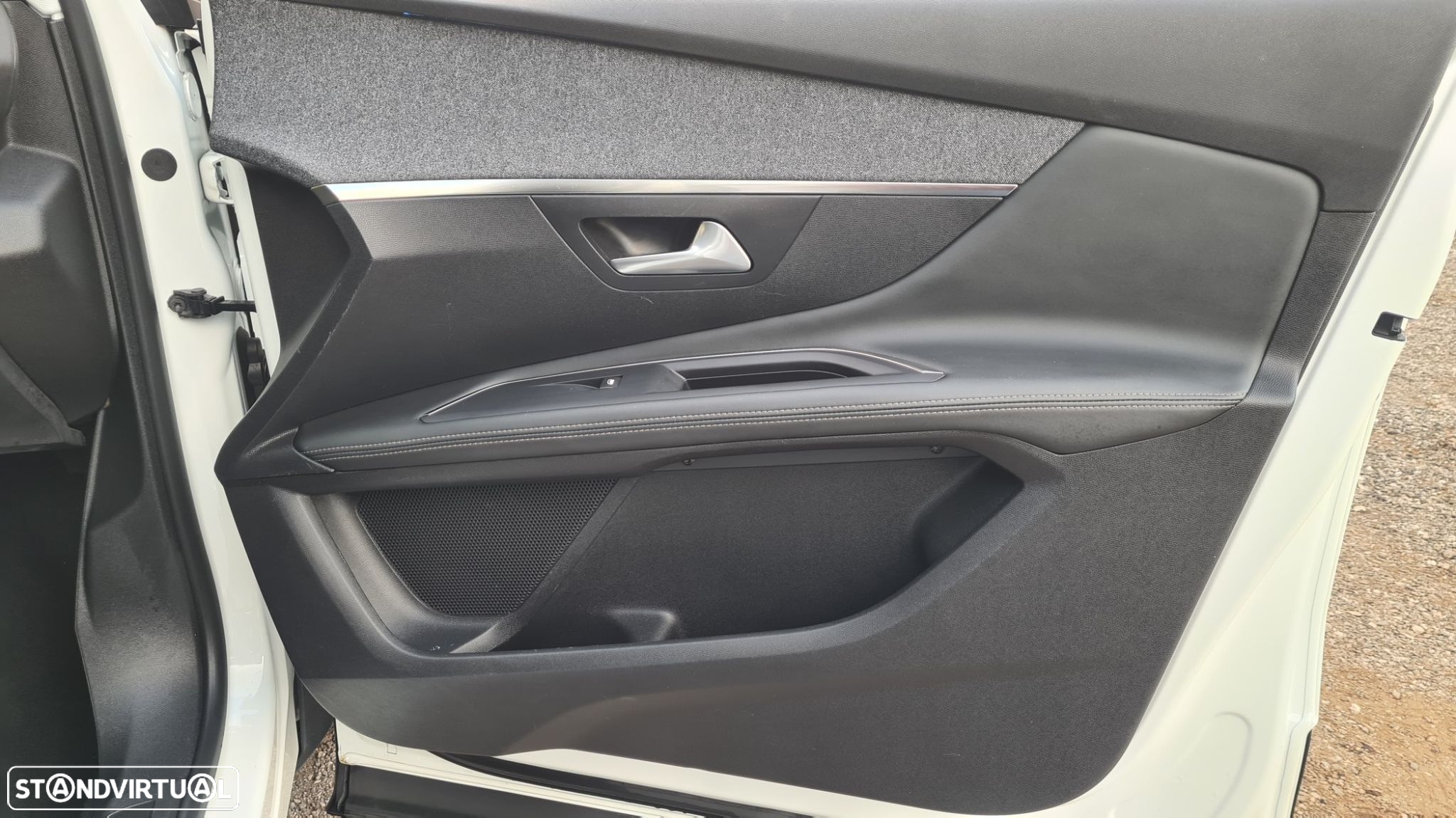 Peugeot 3008 1.5 BlueHDi Allure EAT8 - 48